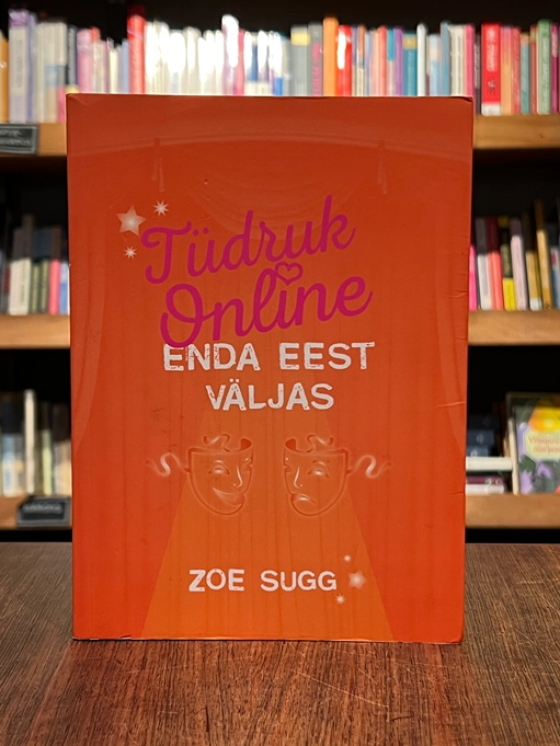 Tüdruk online enda eest väljas